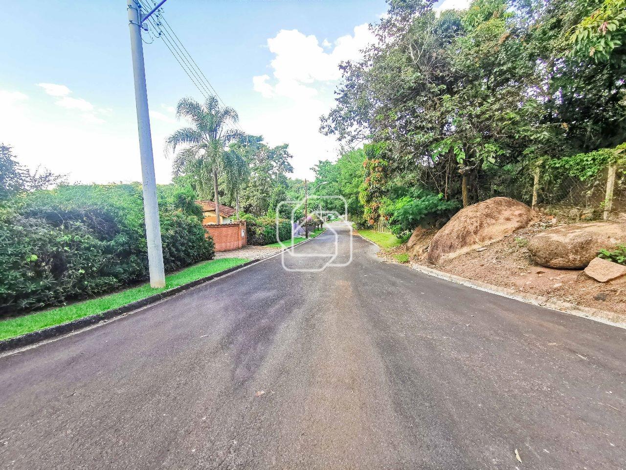 Terreno à venda em Indaiatuba - SP - Vale das Laranjeiras: Rua do terreno