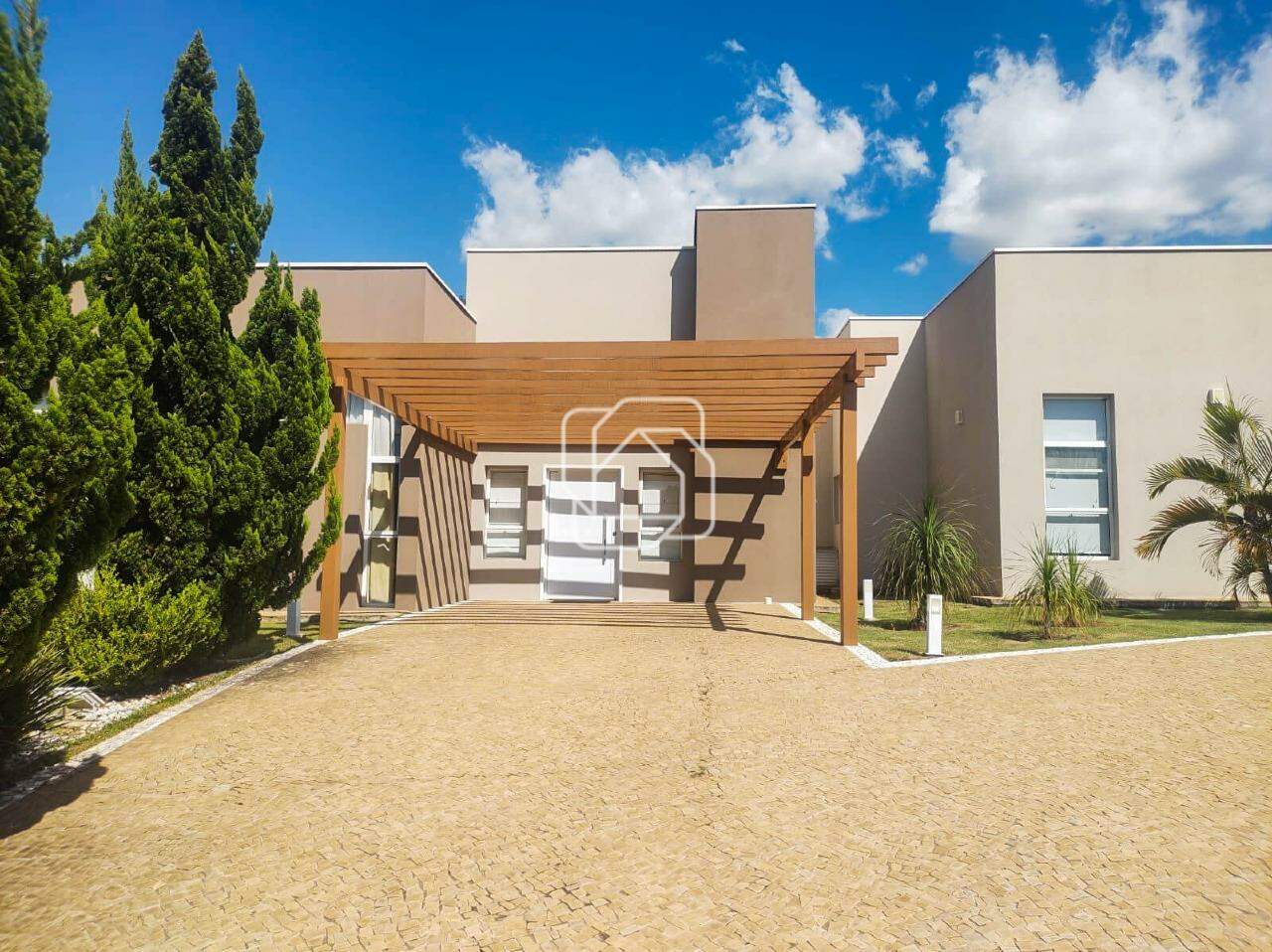 Casa de Condomínio à venda em Itu - SP - Chácara Flora: Fachada da casa