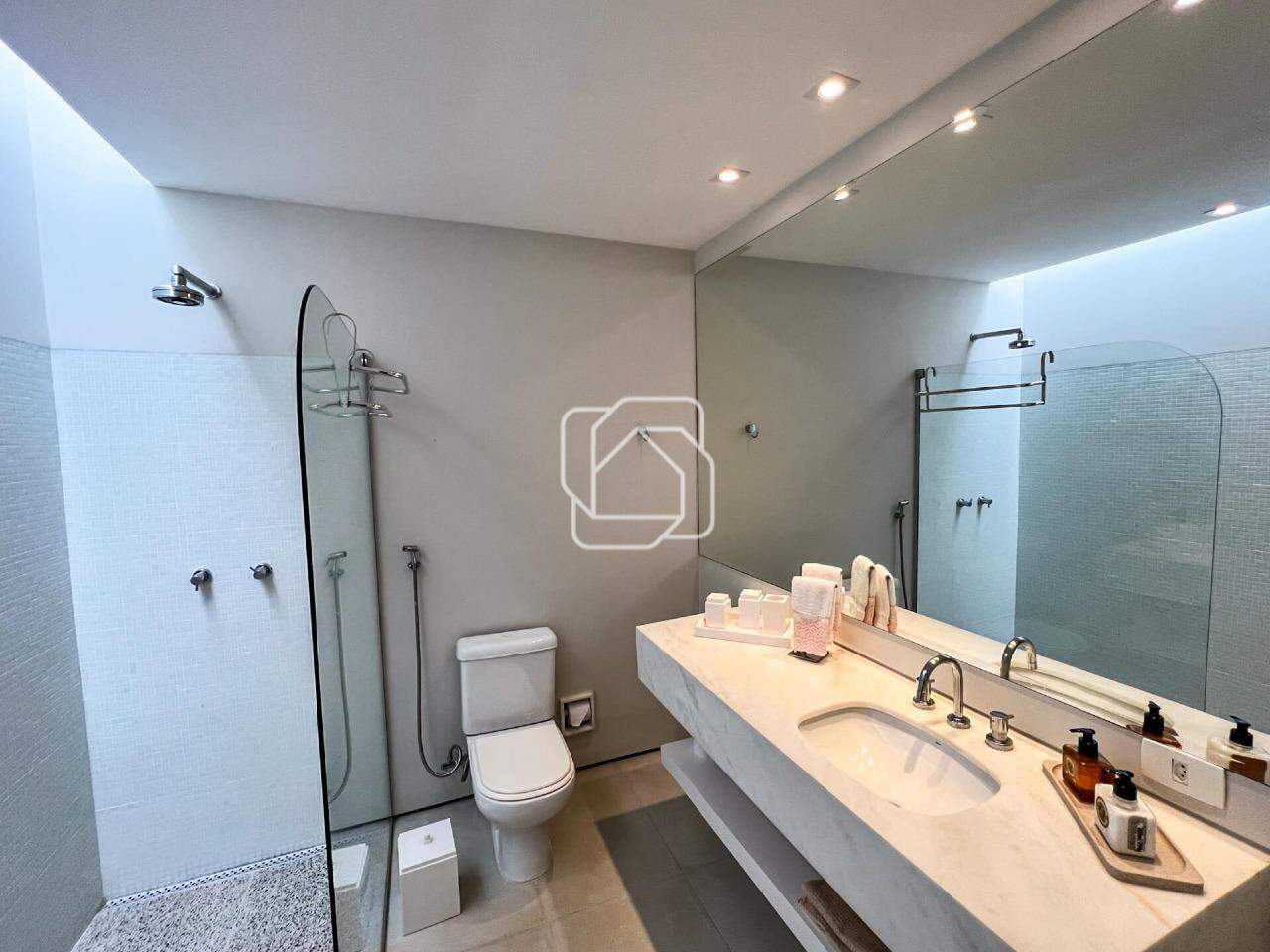Casa de Condomínio à venda em Porto Feliz - SP - Condomínio Fazenda Boa Vista: Banheiro