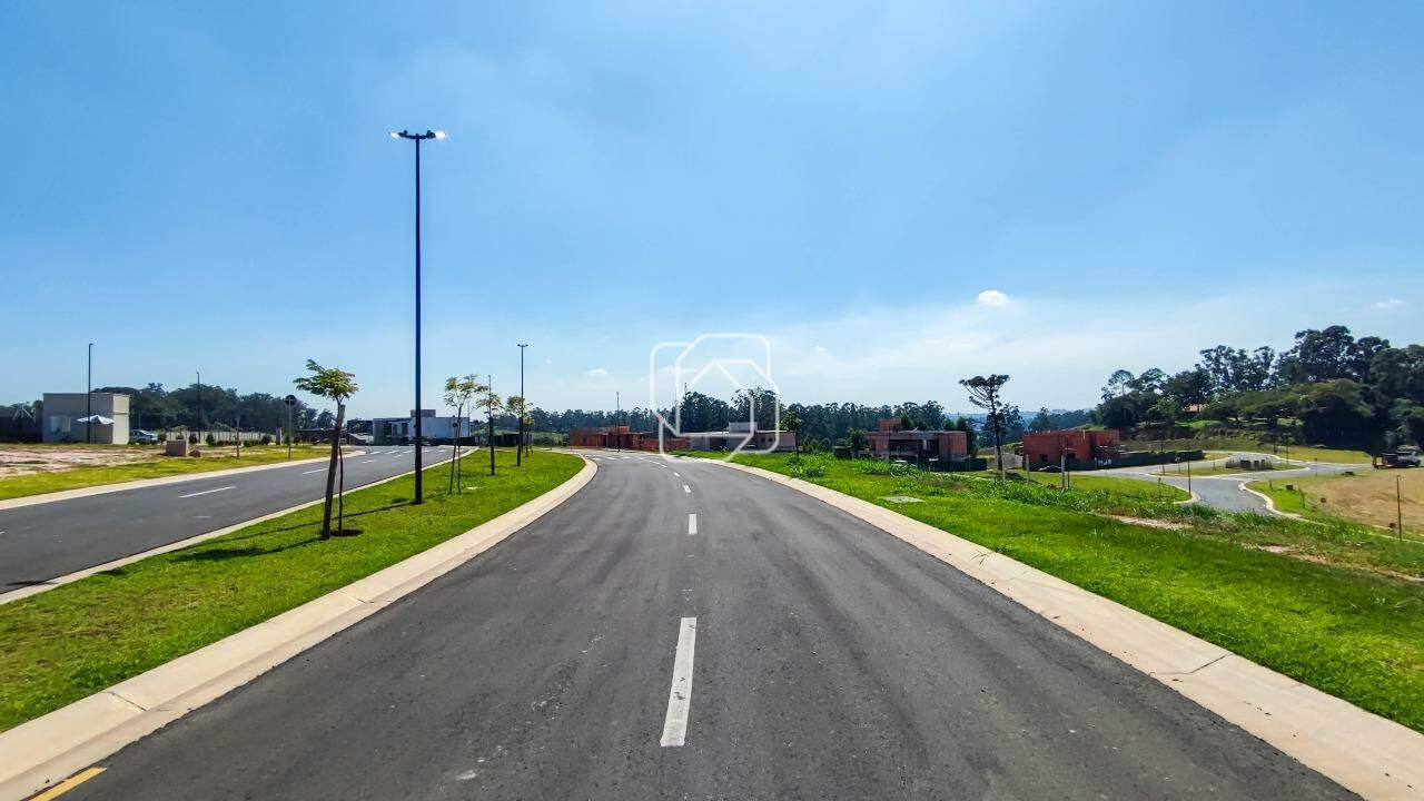 Terreno à venda em Indaiatuba - SP - Parque Villa dos Pinheiros: Rua do terreno