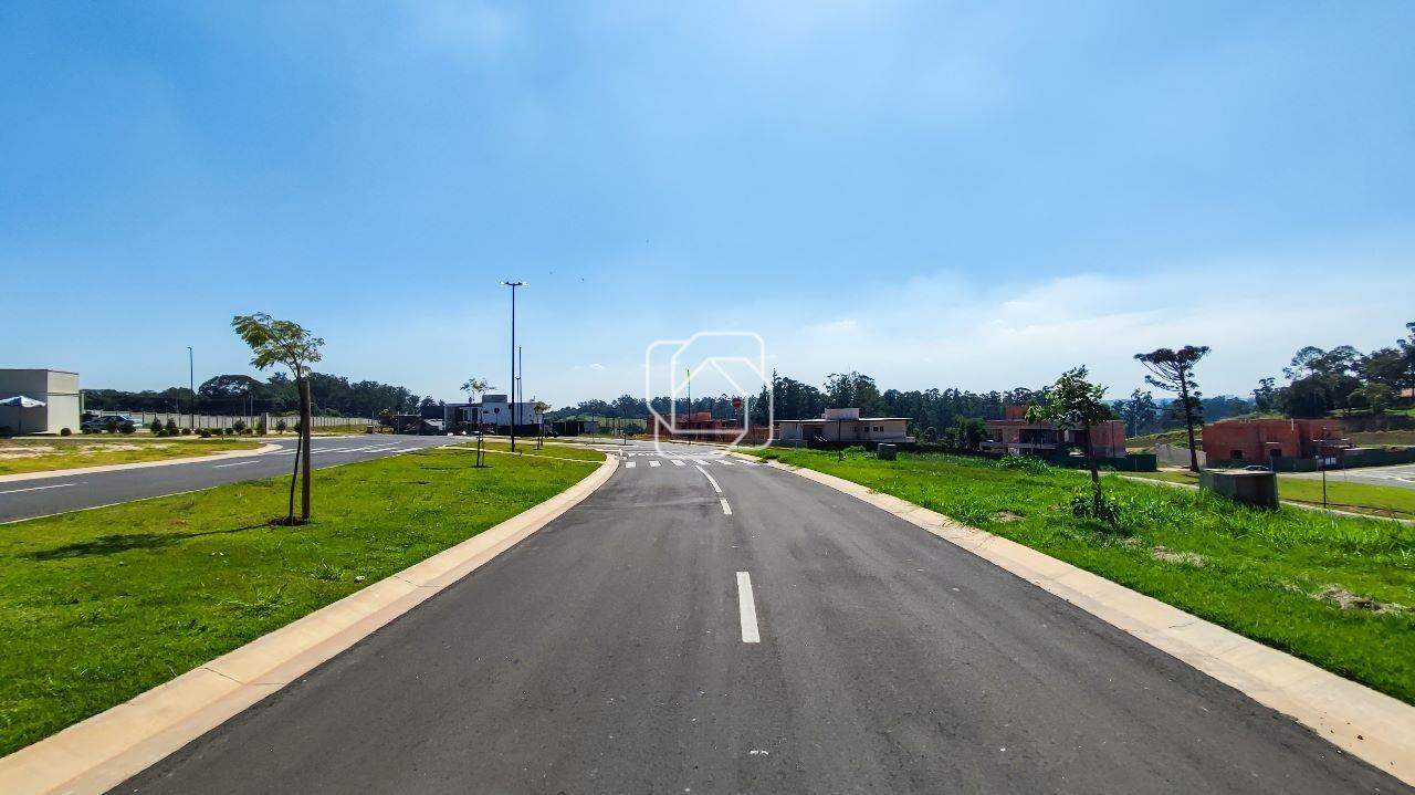 Terreno à venda em Indaiatuba - SP - Parque Villa dos Pinheiros: Rua do terreno