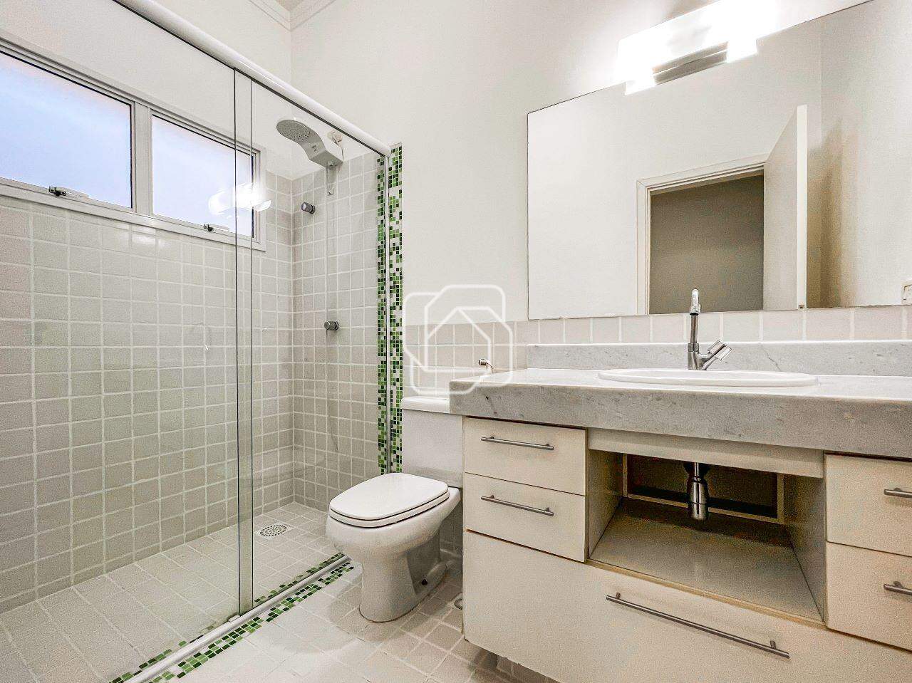 Casa de Condomínio à venda em Itu - SP - Portal da Vila Rica : Banheiro