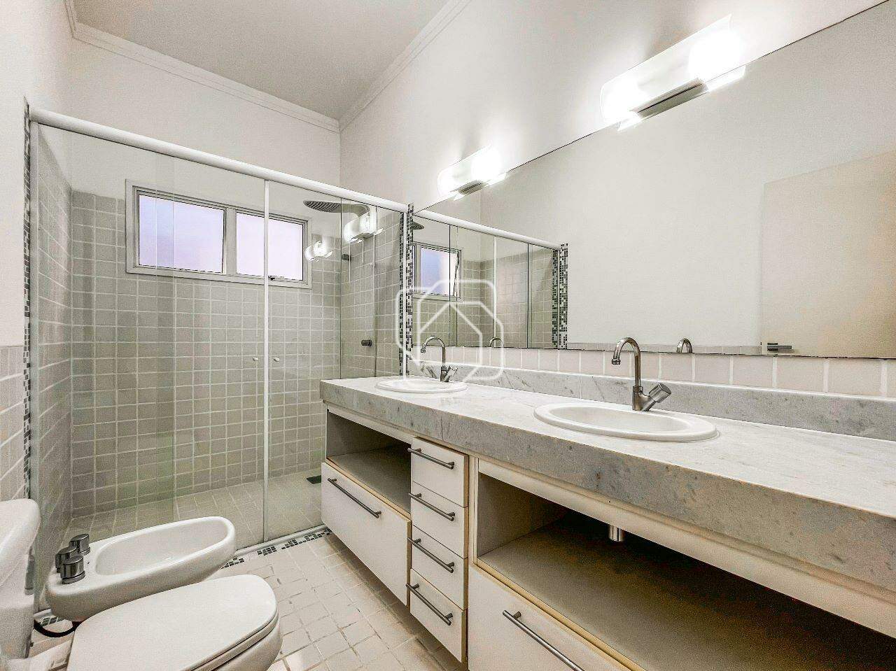 Casa de Condomínio à venda em Itu - SP - Portal da Vila Rica : Banheiro