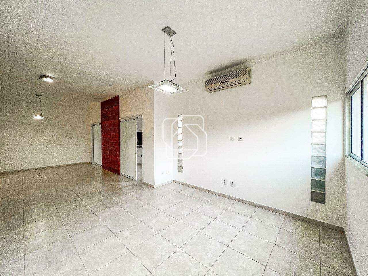 Casa de Condomínio à venda em Itu - SP - Portal da Vila Rica : Sala