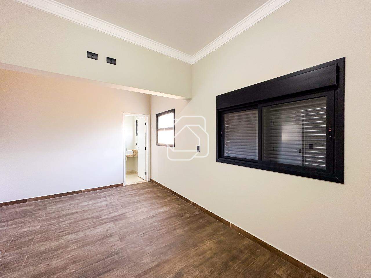 Casa de Condomínio à venda em Salto - SP - Residencial Central Parque: Suíte