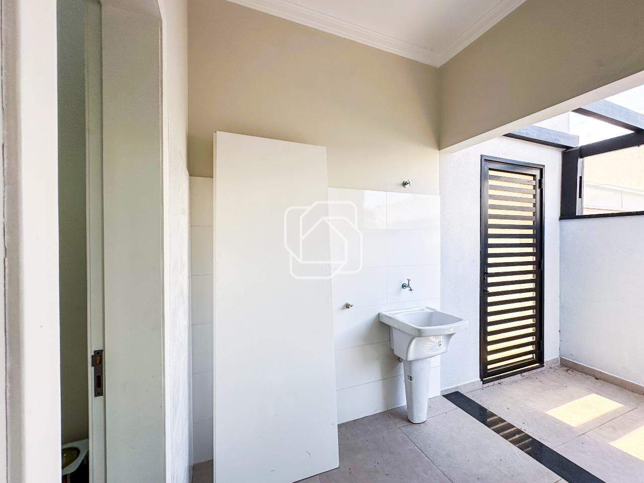 Casa de Condomínio à venda em Salto - SP - Residencial Central Parque: Lavanderia