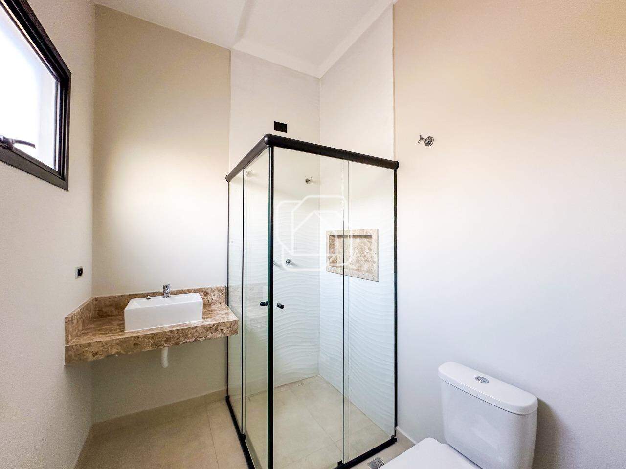 Casa de Condomínio à venda em Salto - SP - Residencial Central Parque: Banheiro