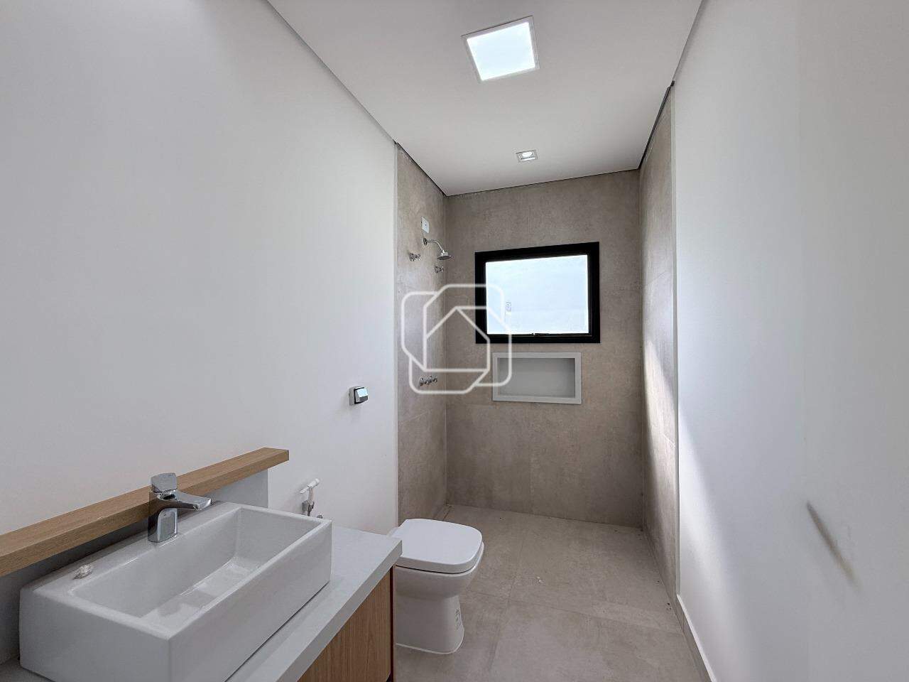 Casa de Condomínio à venda em Salto - SP - Residencial Central Parque: Banheiro