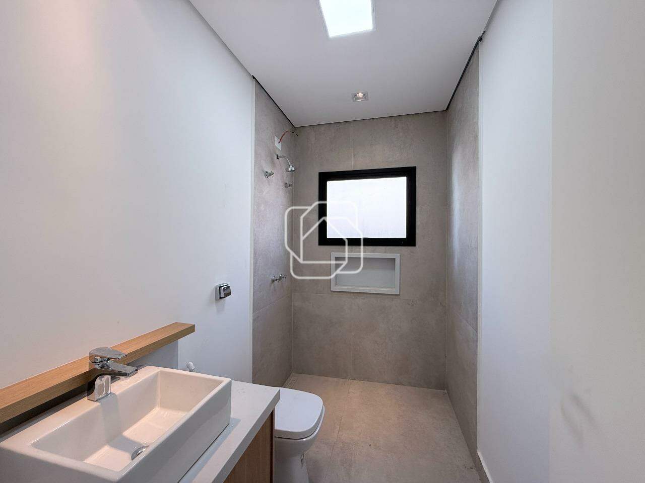 Casa de Condomínio à venda em Salto - SP - Residencial Central Parque: Banheiro