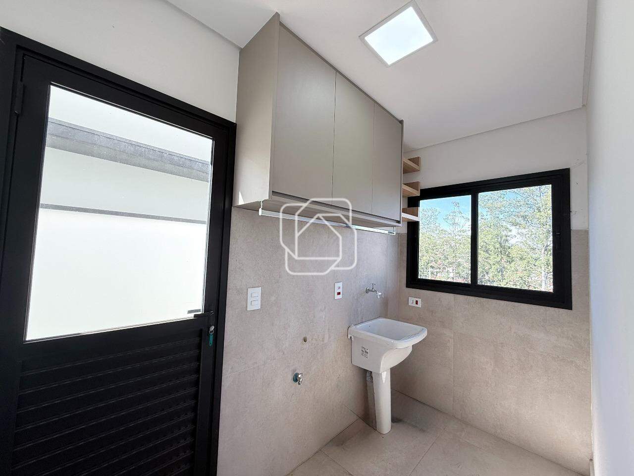Casa de Condomínio à venda em Salto - SP - Residencial Central Parque: Lavanderia