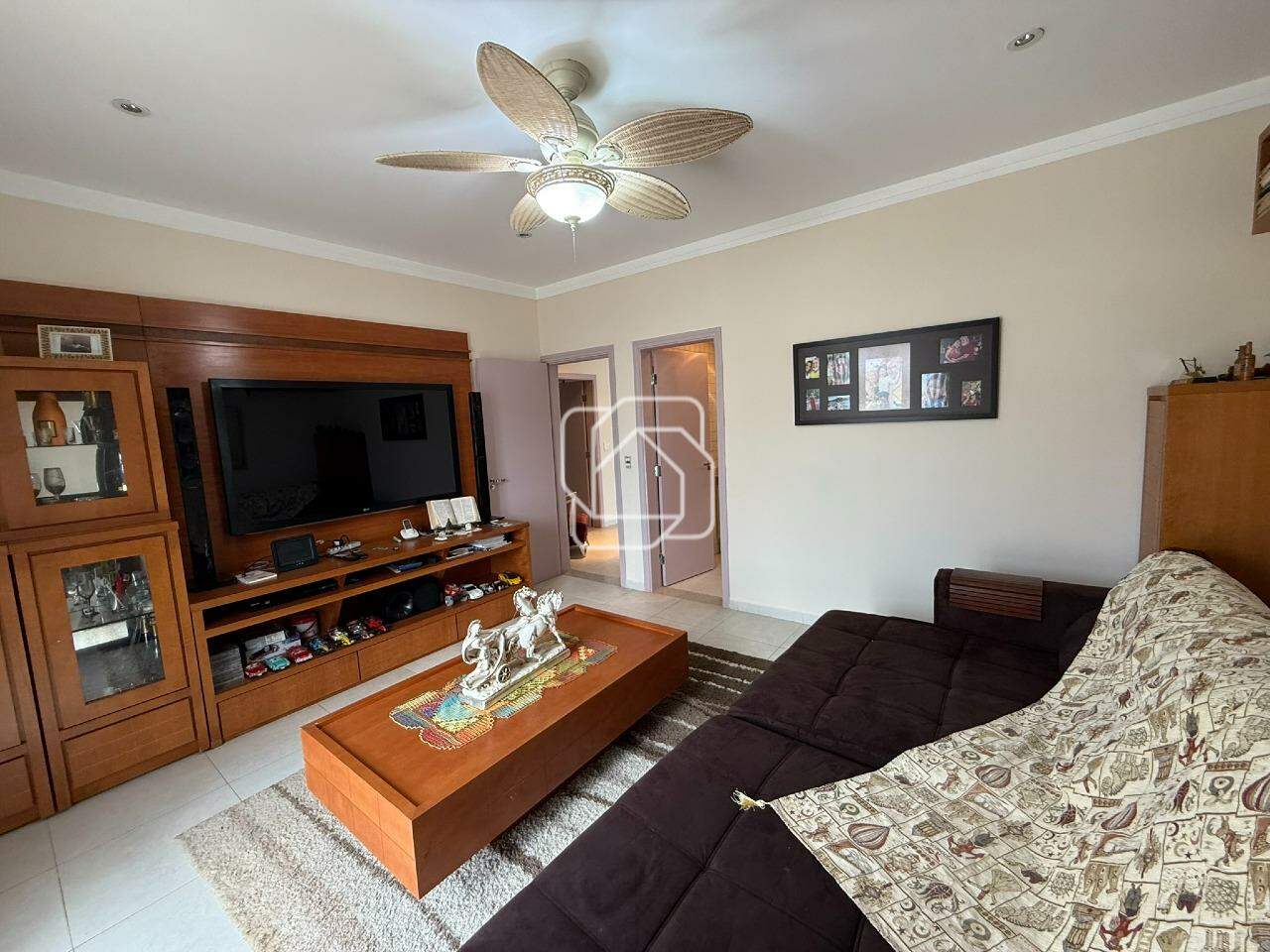 Casa de Condomínio à venda em Itu - SP - Parque do Varvito: Sala de TV