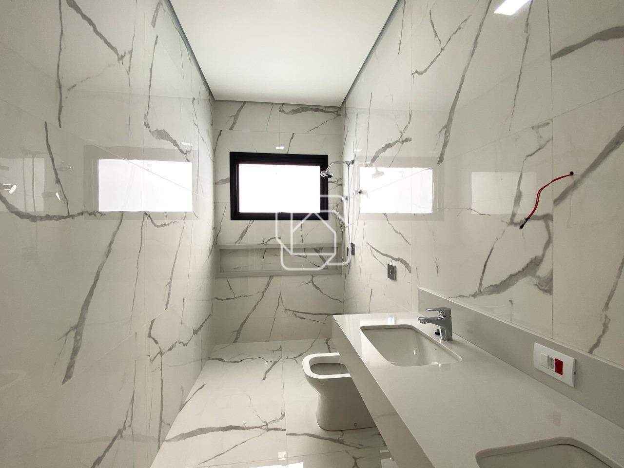 Casa de Condomínio à venda em Itu - SP - Residencial Parque Campos de Santo Antônio II: Banheiro