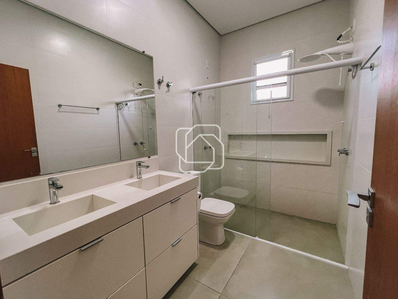 Casa de Condomínio para aluguel em Indaiatuba - SP - Jardim Residencial Dona Lucilla: Banheiro