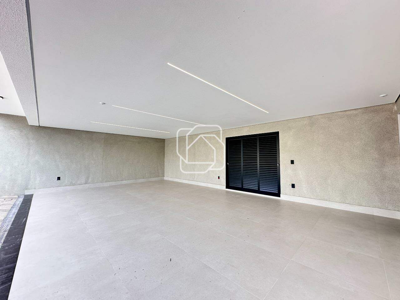 Casa de Condomínio à venda em Indaiatuba - SP - Parque Villa dos Pinheiros: Garagem