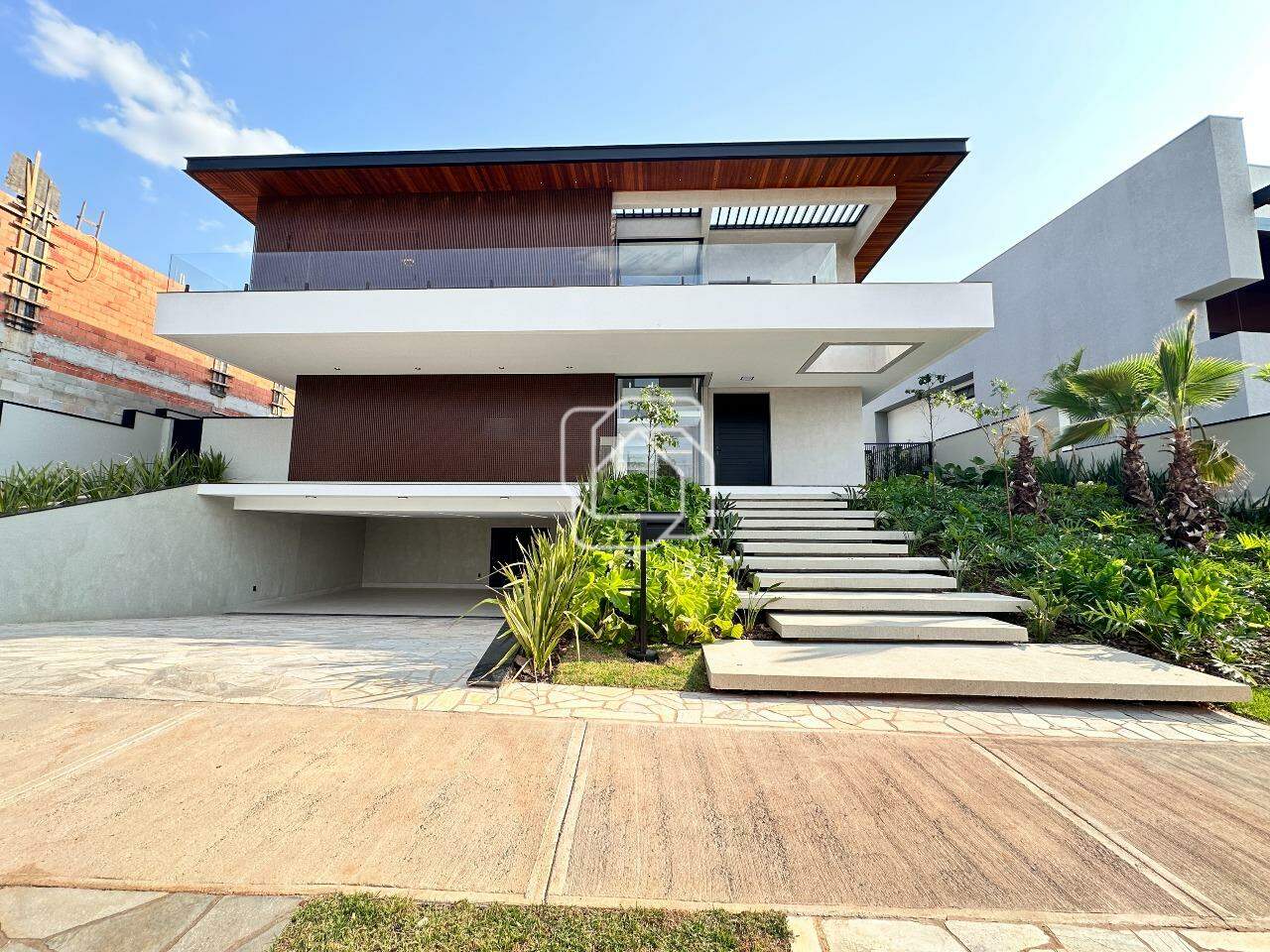 Casa de Condomínio à venda em Indaiatuba - SP - Parque Villa dos Pinheiros: Fachada