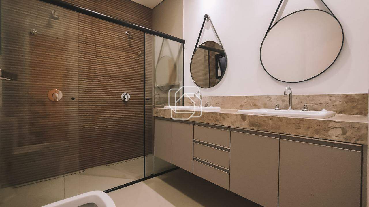Casa de Condomínio para aluguel em Salto - SP - Residencial Central Parque: Banheiro