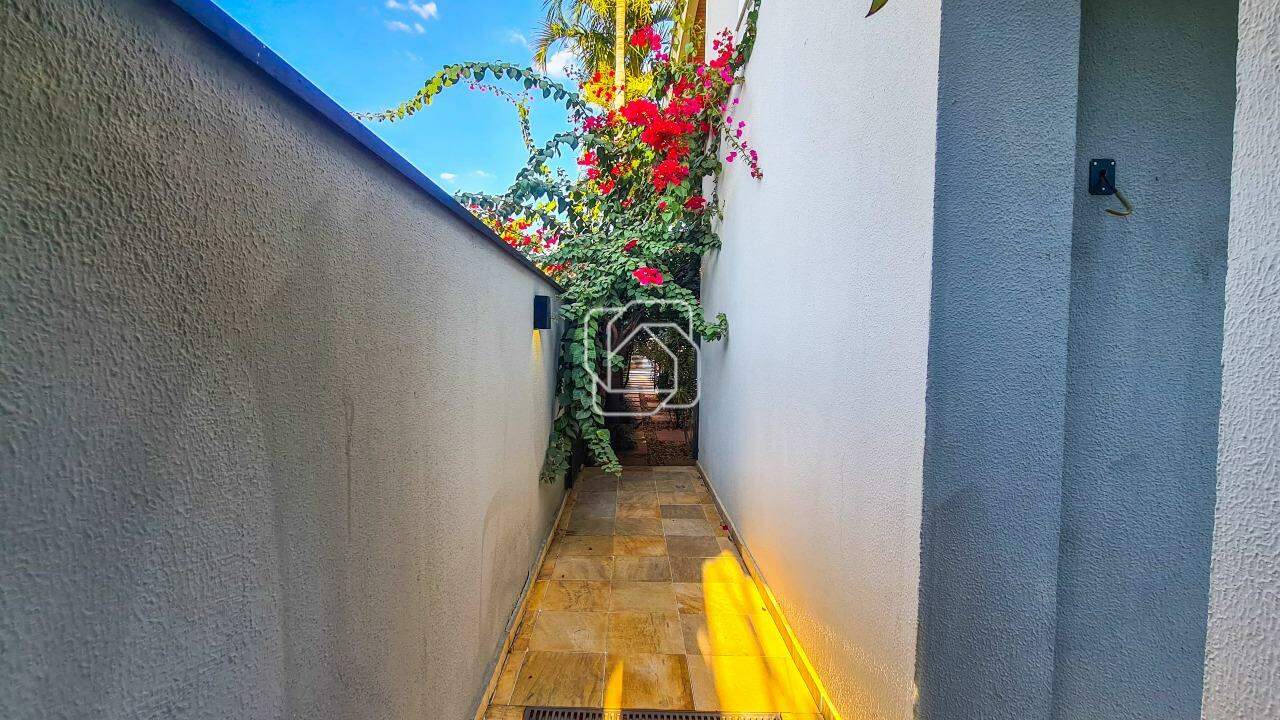 Casa de Condomínio para aluguel em Indaiatuba - SP - Jardim Maison Du Parc: Corredor lateral 