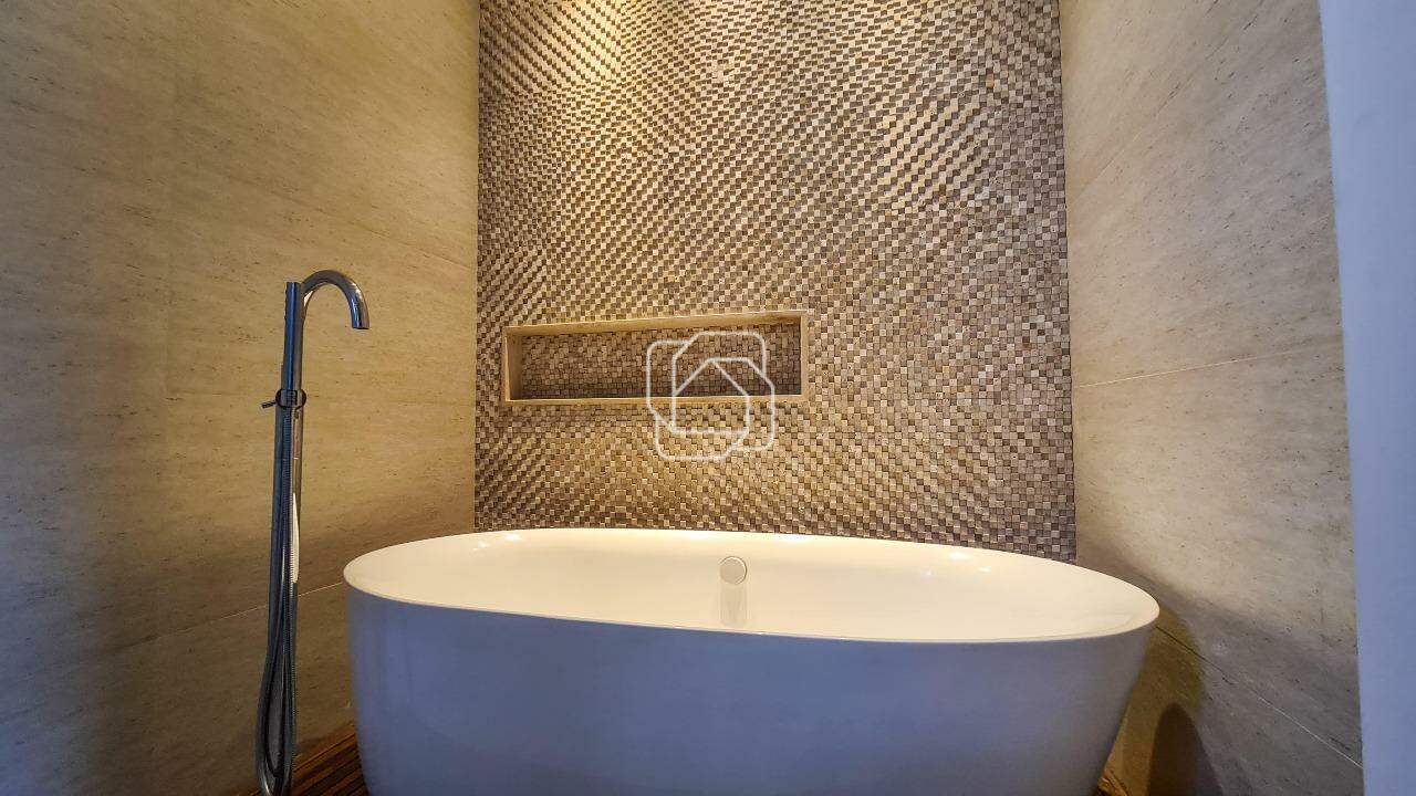 Casa de Condomínio para aluguel em Indaiatuba - SP - Jardim Maison Du Parc: Banheira