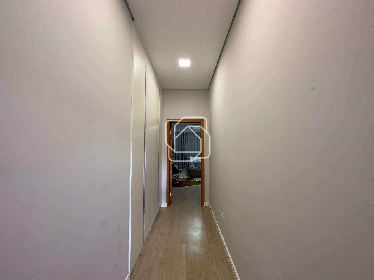 Casa de Condomínio à venda em Salto - SP - Portal dos Bandeirantes: Corredor