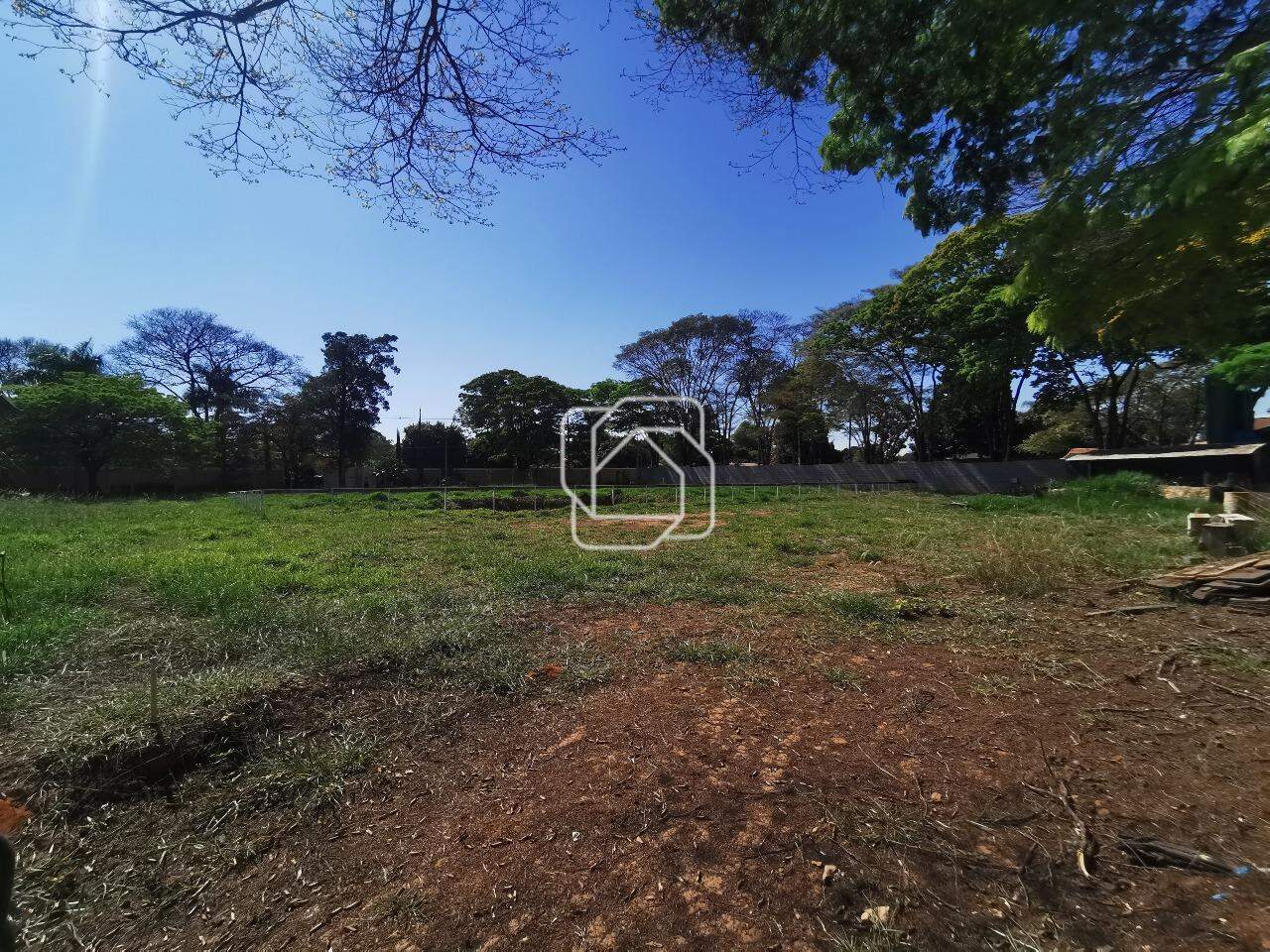 Terreno à venda em Indaiatuba - SP - Vale das Laranjeiras: Visão ampla do terreno