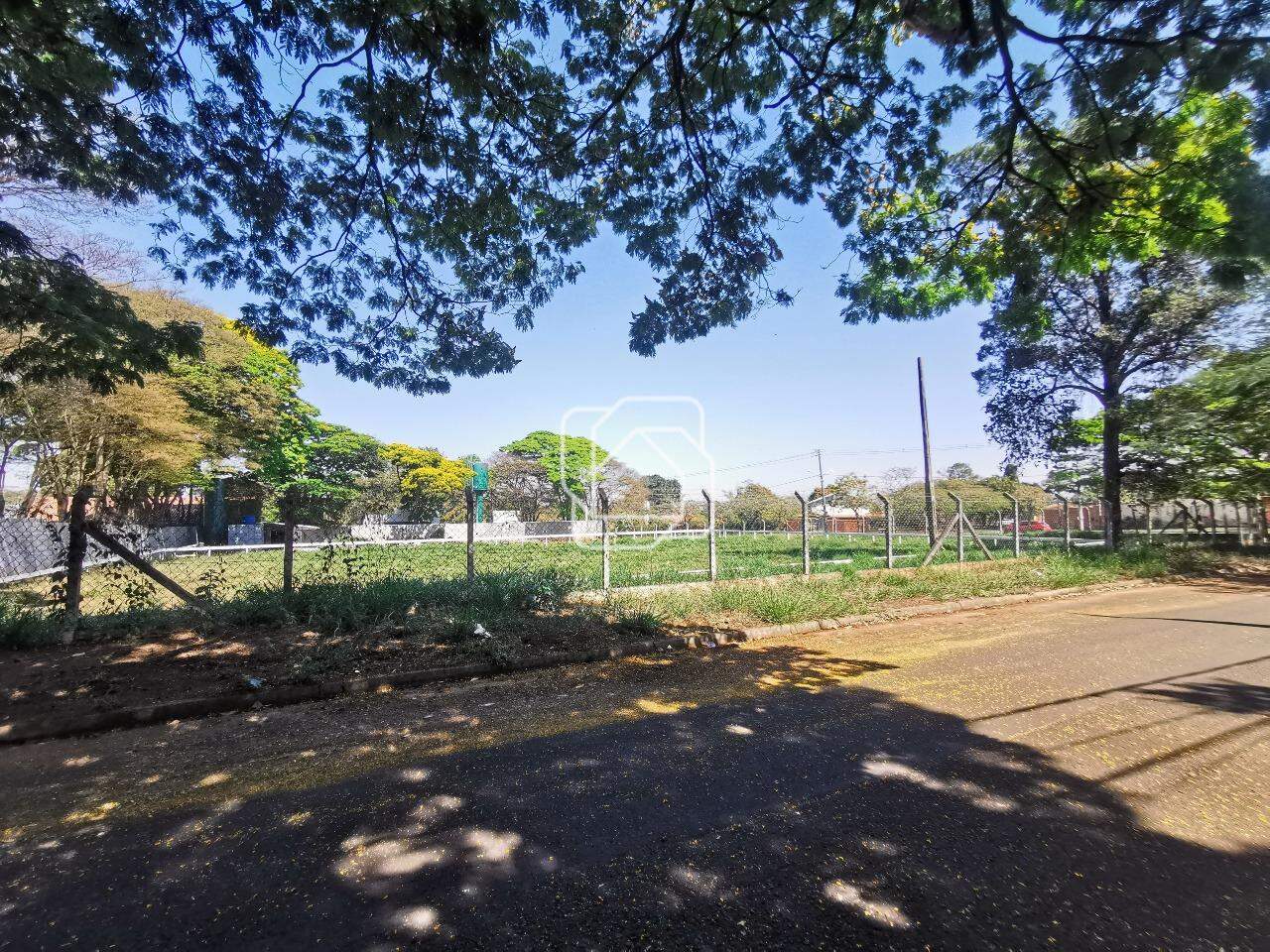 Terreno à venda em Indaiatuba - SP - Vale das Laranjeiras: Visão ampla do terreno