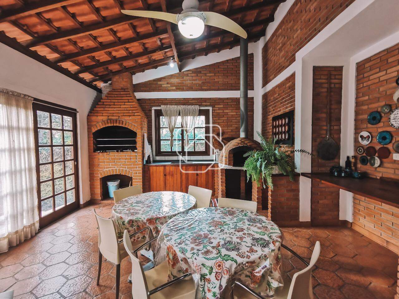 Casa de Condomínio à venda em Indaiatuba - SP - Vale das Laranjeiras: Área gourmet