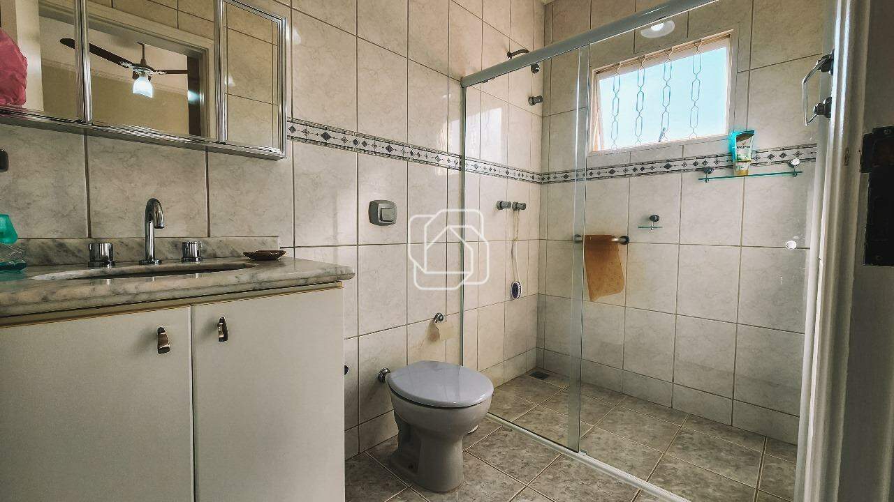 Casa de Condomínio à venda em Itu - SP - Condomínio Portal de Itu II: Banheiro