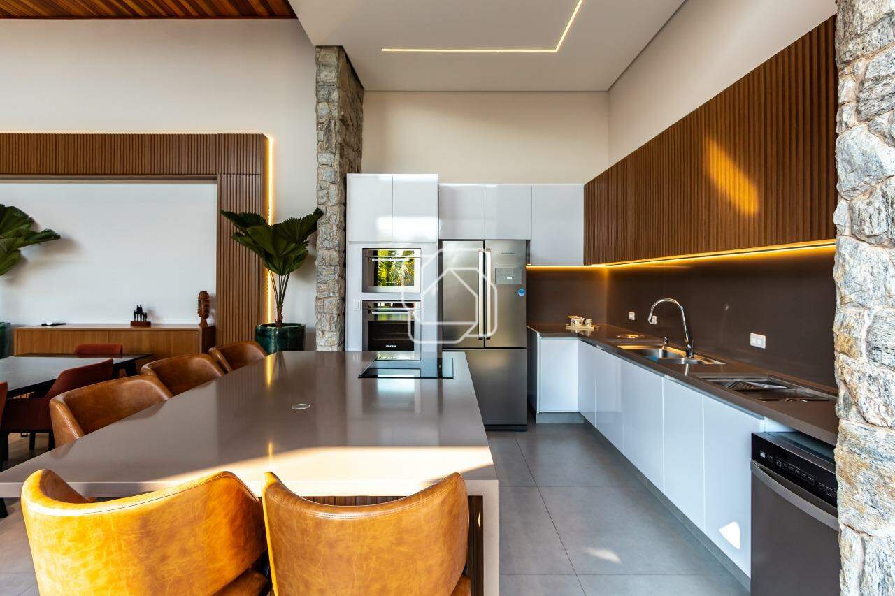 Casa de Condomínio à venda em Indaiatuba - SP - Jardim Residencial Santa Clara: Cozinha integrada