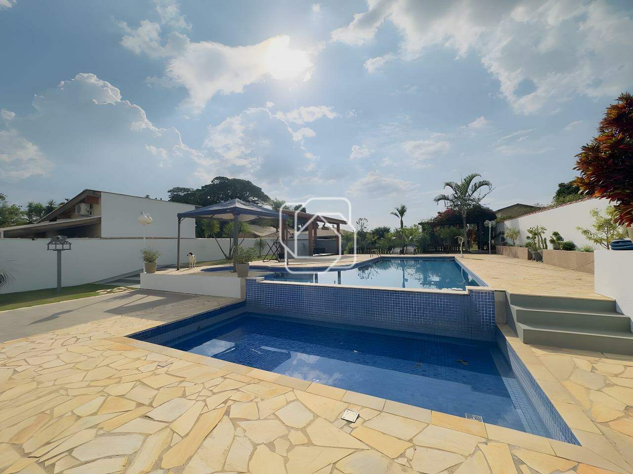 Casa de Condomínio à venda em Salto - SP - Condomínio Zuleika Jabour: Área externa