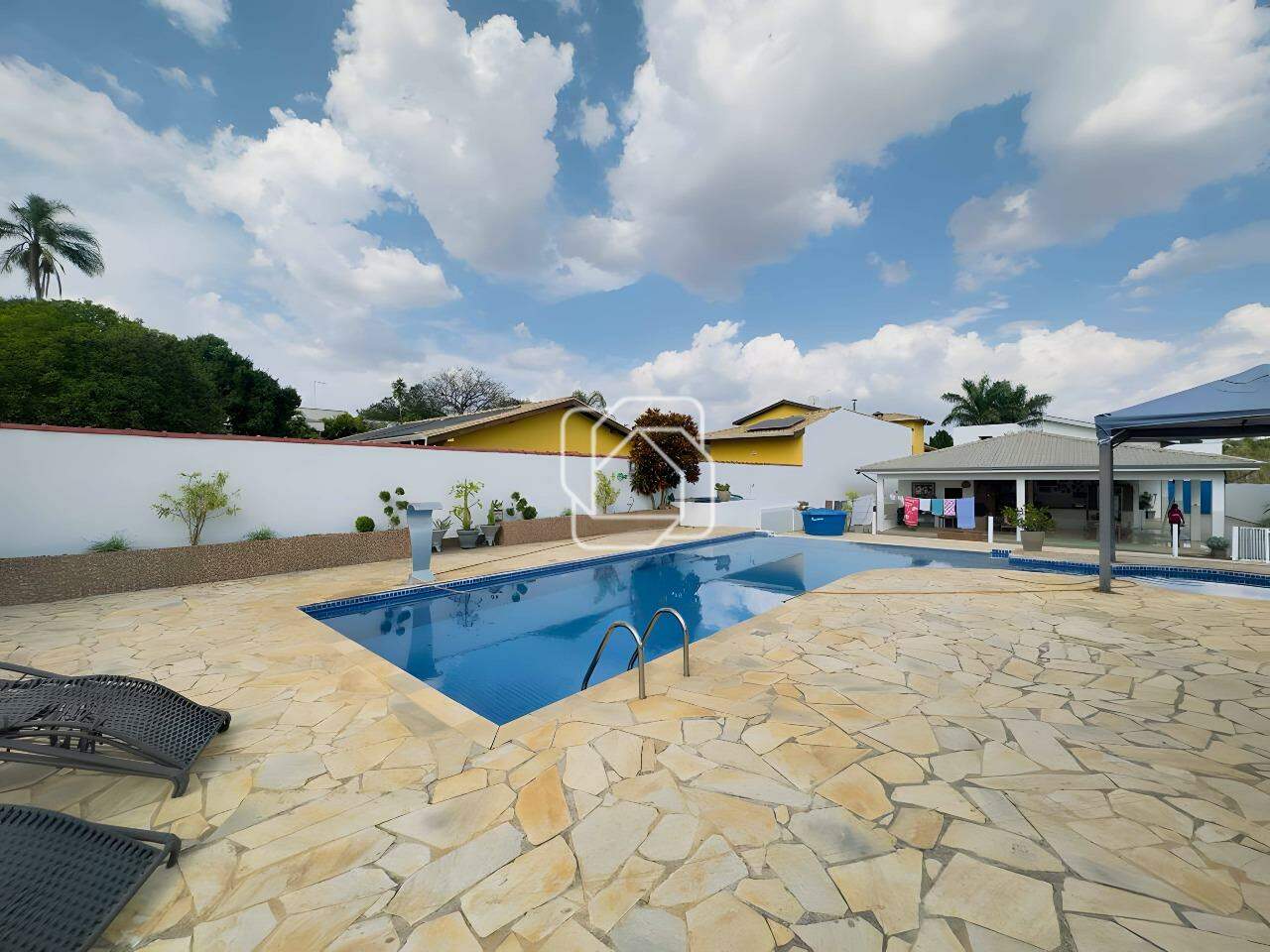 Casa de Condomínio à venda em Salto - SP - Condomínio Zuleika Jabour: Área externa