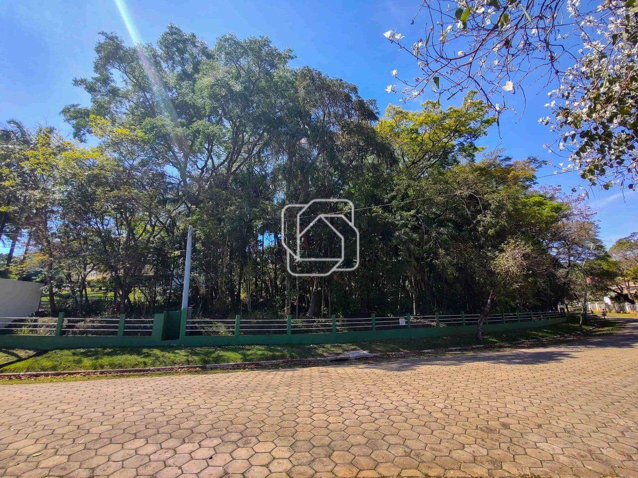 Terreno à venda em Itu - SP - Condomínio City Castelo: Visão da rua do lote