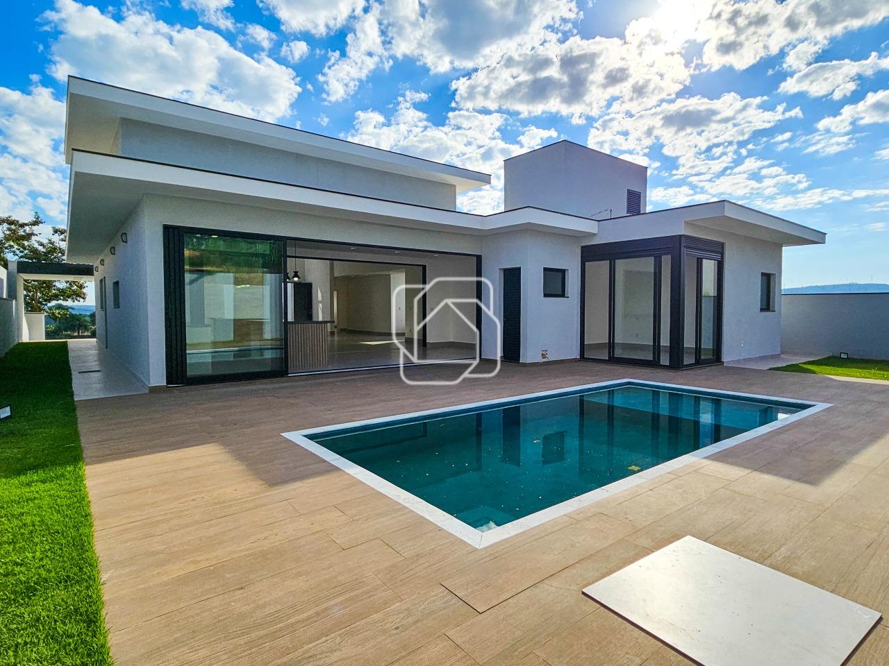 Casa de Condomínio à venda em Itu - SP - Residencial Parque Campos de Santo Antônio II: Quintal e piscina