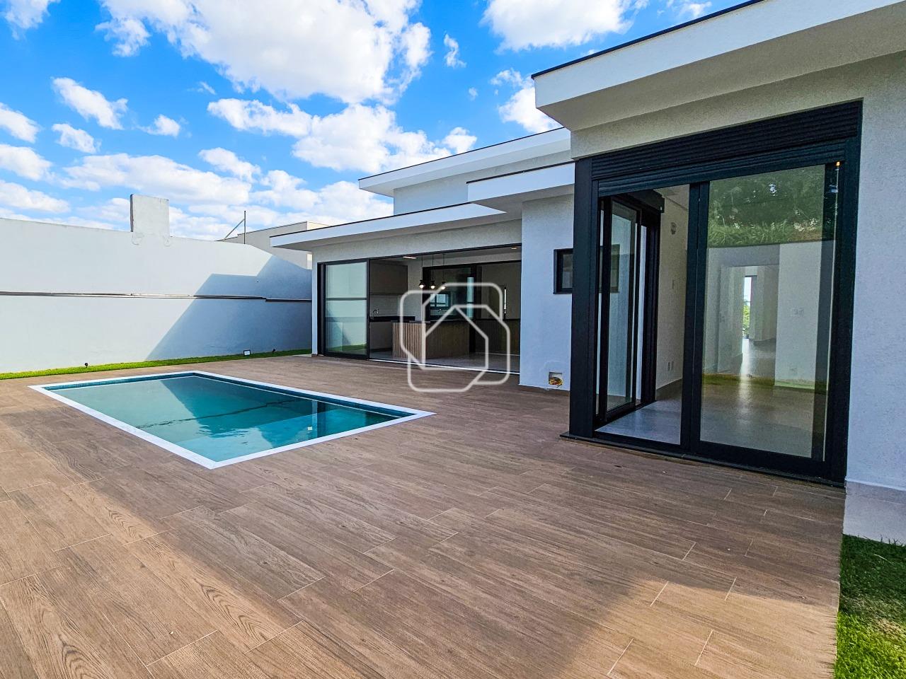 Casa de Condomínio à venda em Itu - SP - Residencial Parque Campos de Santo Antônio II: Quintal e piscina