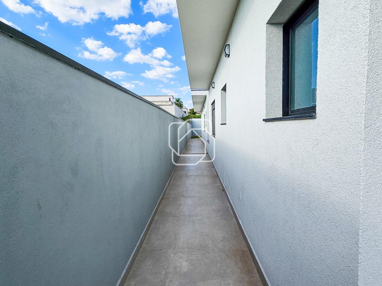 Casa de Condomínio à venda em Itu - SP - Residencial Parque Campos de Santo Antônio II: Lateral de serviço