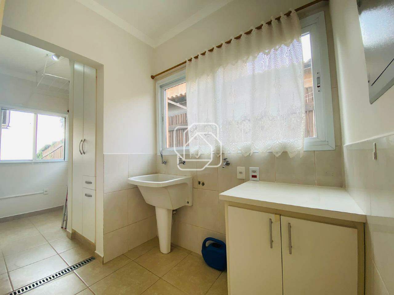Casa de Condomínio à venda em Itu - SP - Condomínio Campos de Santo Antônio: Lavanderia