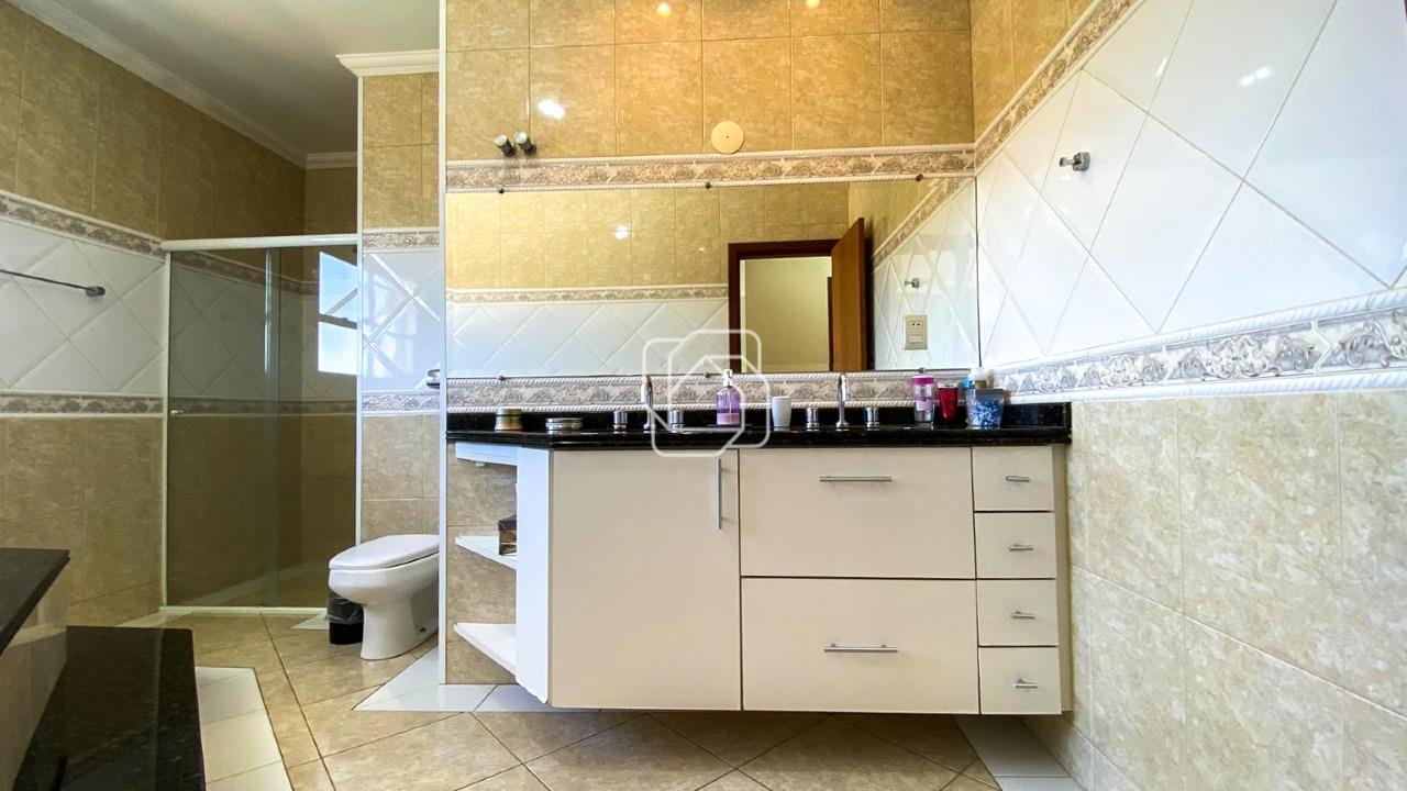 Casa de Condomínio à venda em Itu - SP - Condomínio Campos de Santo Antônio: Banheiro