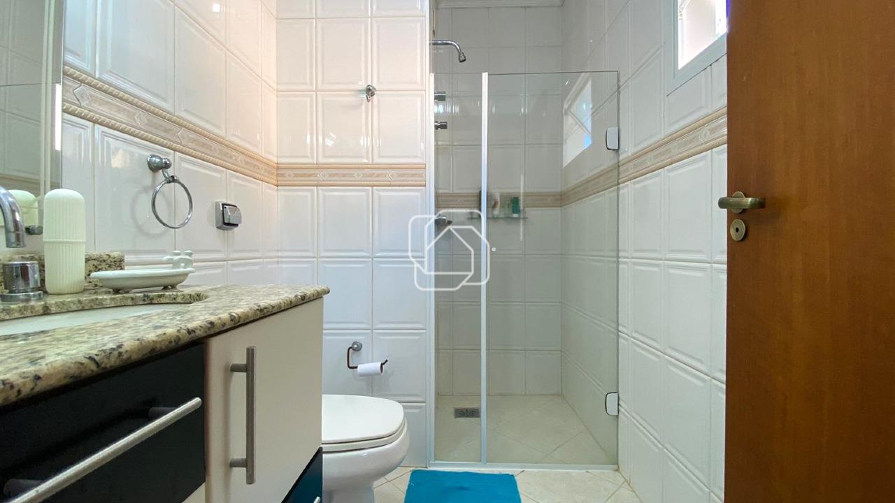 Casa de Condomínio à venda em Itu - SP - Condomínio Campos de Santo Antônio: Banheiro