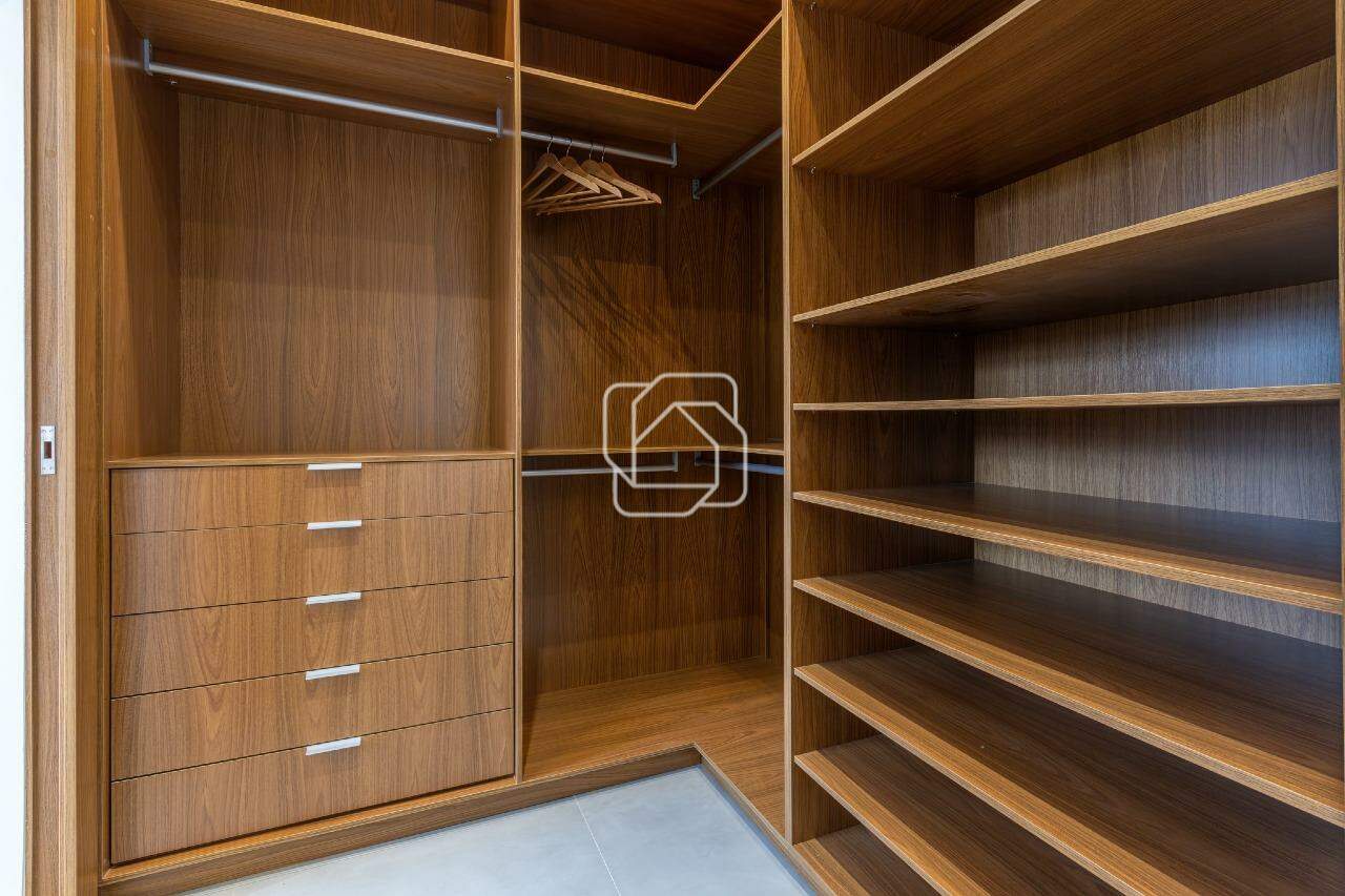 Casa de Condomínio à venda em Porto Feliz - SP - Fazenda Alvorada: Closet