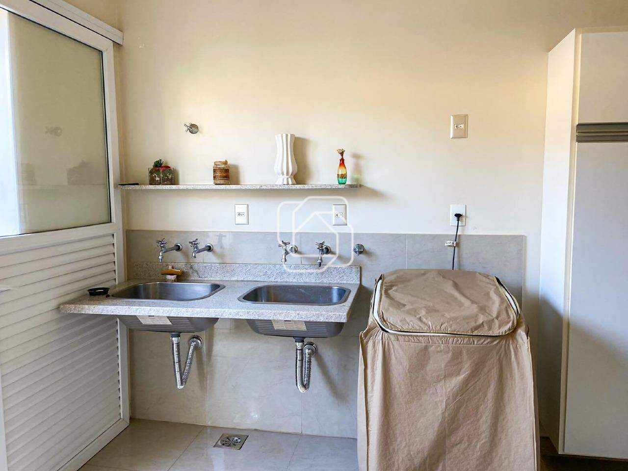 Casa de Condomínio à venda em Itu - SP - Condomínio Campos de Santo Antônio: Lavanderia