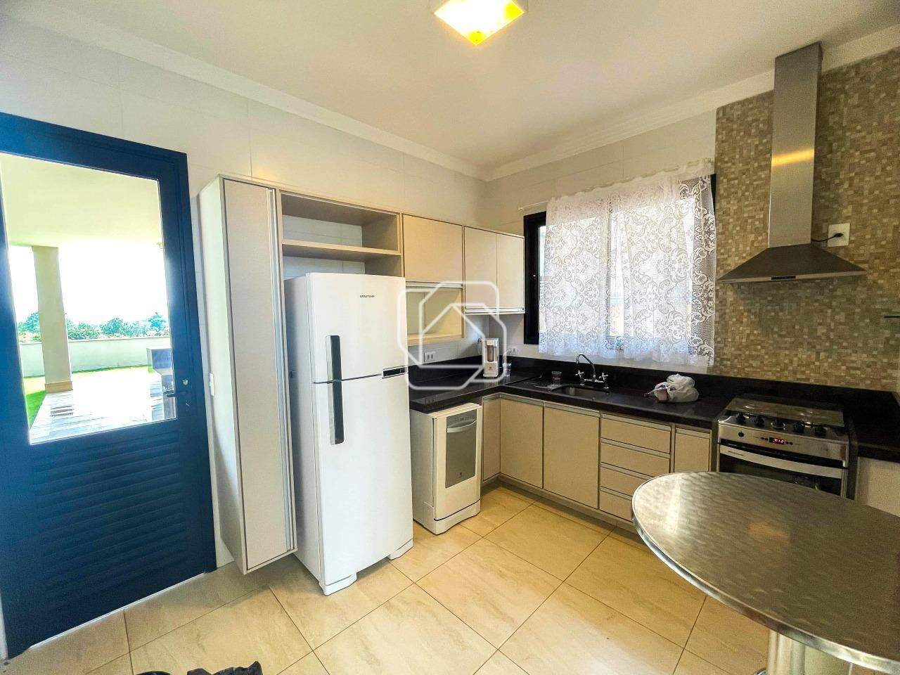 Casa de Condomínio para aluguel em Itu - SP - Condomínio Villas do Golfe: Cozinha