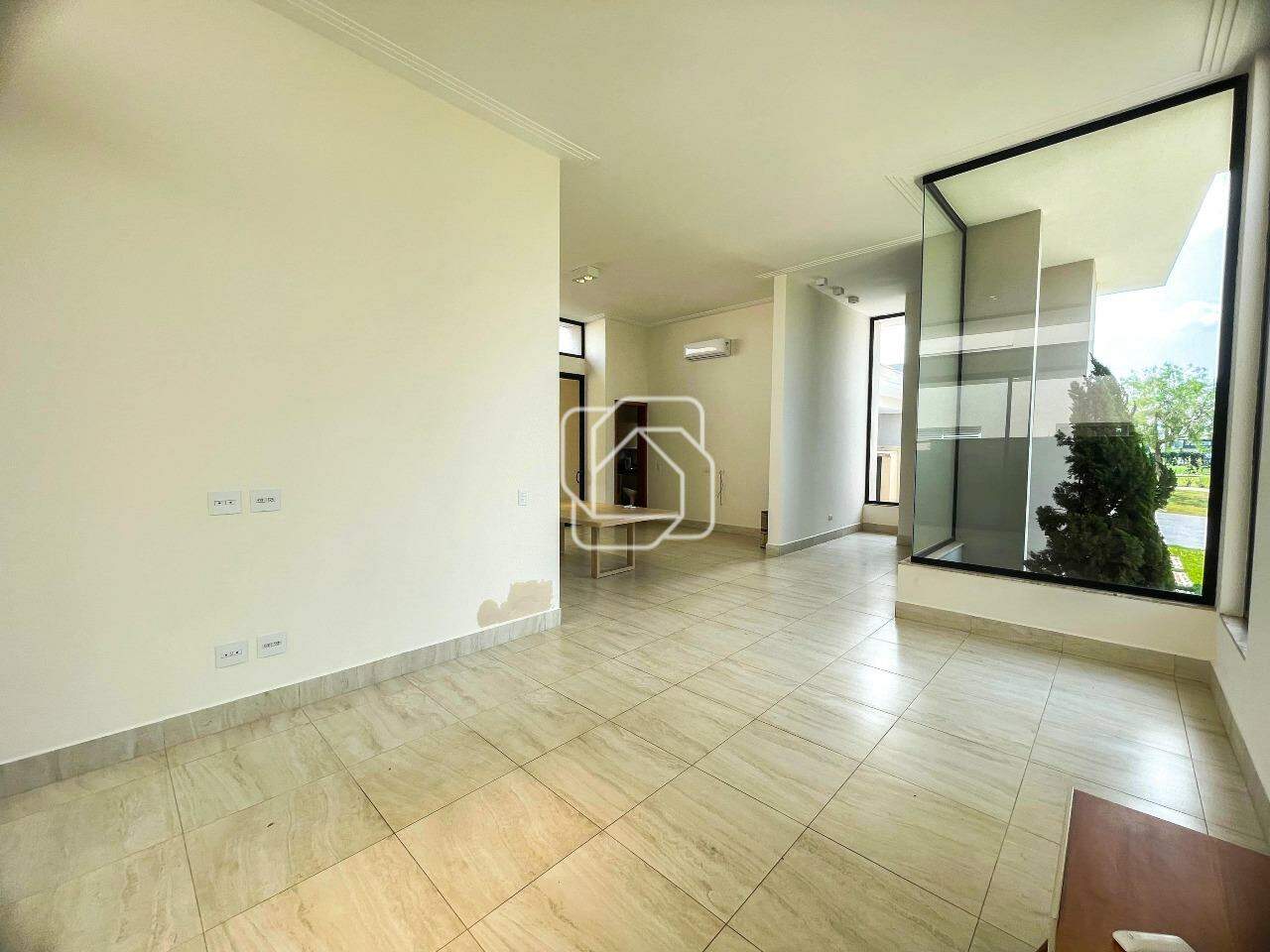 Casa de Condomínio para aluguel em Itu - SP - Condomínio Villas do Golfe: Sala de estar