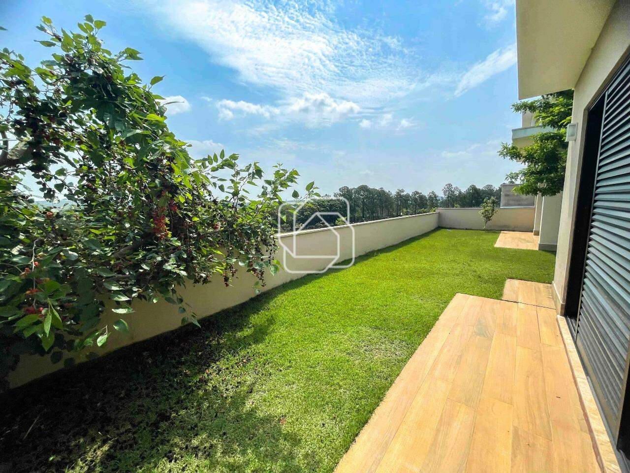 Casa de Condomínio para aluguel em Itu - SP - Condomínio Villas do Golfe: Corredor lateral