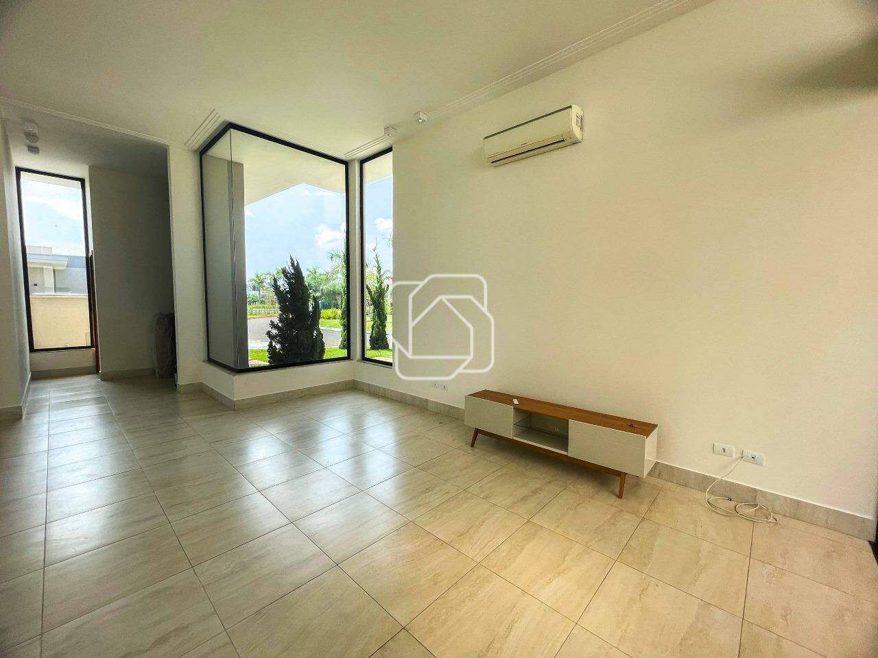 Casa de Condomínio para aluguel em Itu - SP - Condomínio Villas do Golfe: Sala de estar