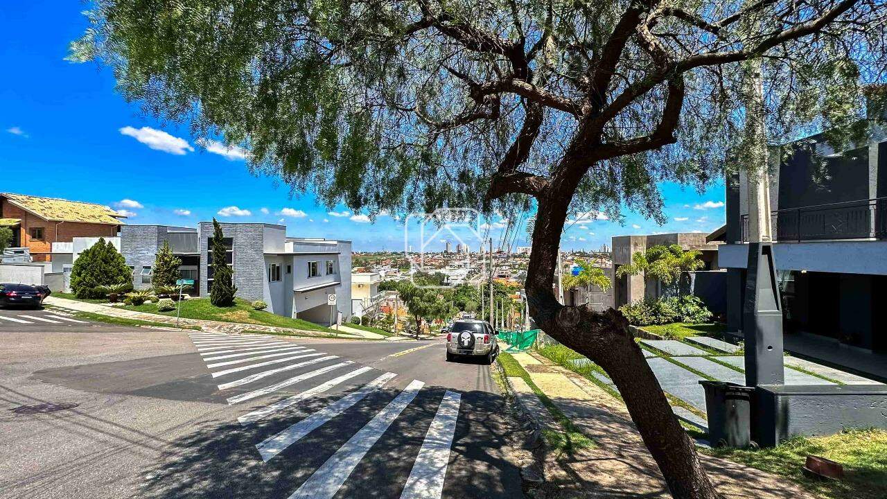 Terreno à venda em Indaiatuba - SP - Helvetia Park: Rua do terreno