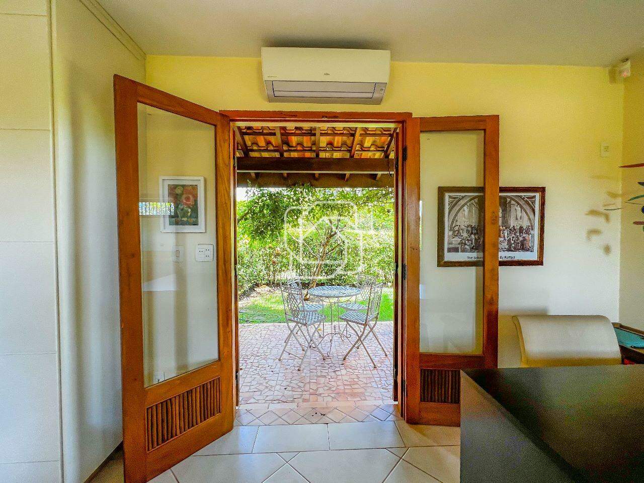 Casa de Condomínio para aluguel em Indaiatuba - SP - Lagos de Shanadu: Acesso à varanda, quarto
