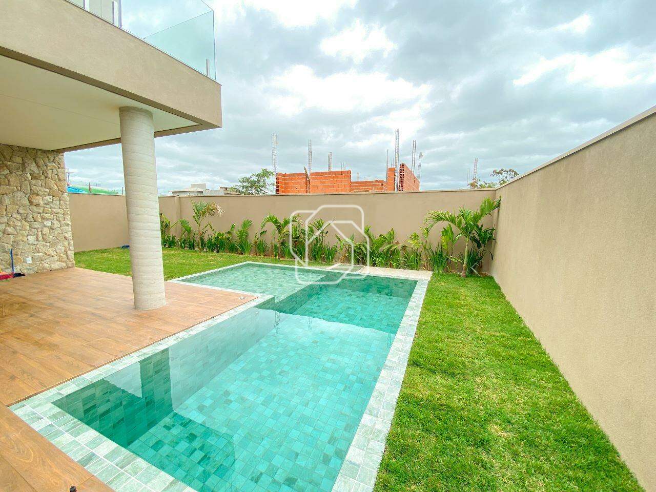 Casa de Condomínio para aluguel em Itu - SP - Condomínio Villas do Golfe: Piscina, gramado