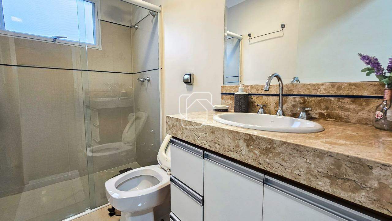 Casa de Condomínio à venda em Itu - SP - Condomínio Campos de Santo Antônio: Banheiro