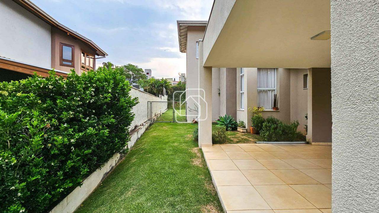 Casa de Condomínio à venda em Itu - SP - Condomínio Campos de Santo Antônio: Corredor lateral