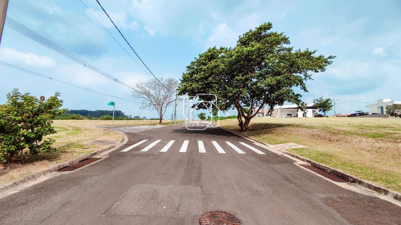 Terreno à venda em Indaiatuba - SP - Jardins do Golfe Residencial Indaiatuba: Rua do terreno