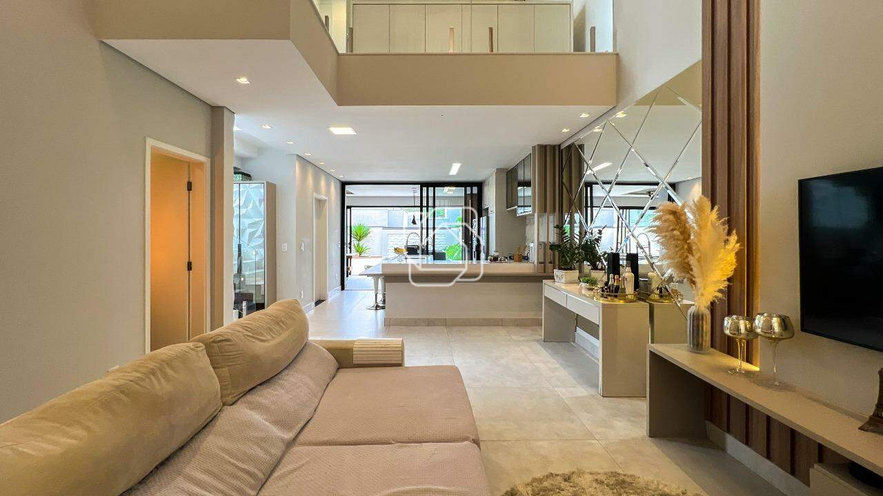 Casa de Condomínio para aluguel em Indaiatuba - SP - Jardim Piemonte: Sala de estar